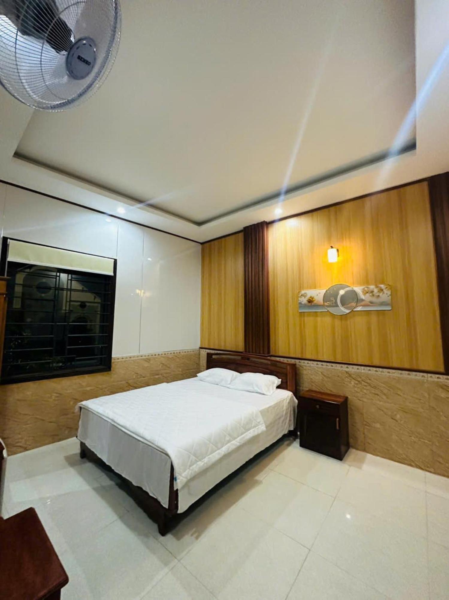 Binh Minh Hotel Plây Ku Exterior foto